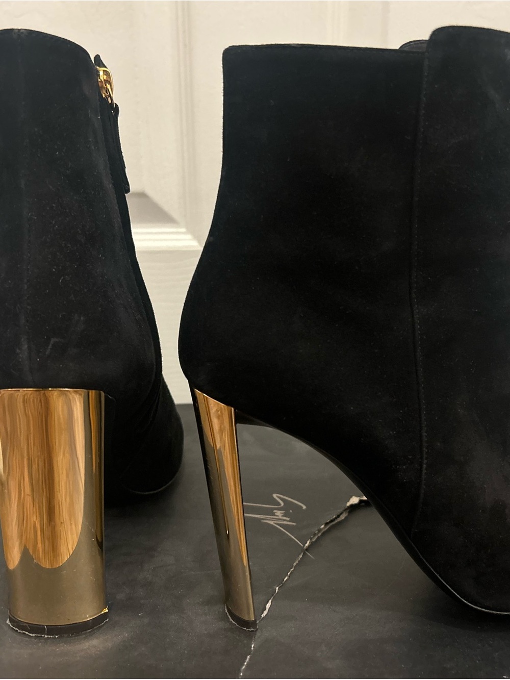 Giuseppi Zanotti suede ankle boot with gold chrome heel. Size 41
